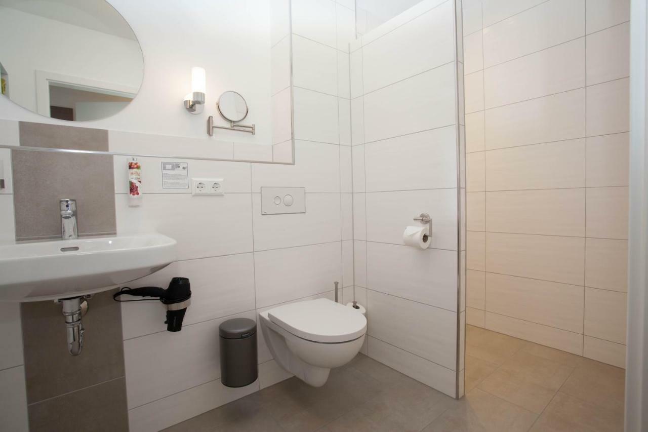 Hotel Wein & Bett Weihbrecht à Bretzfeld Extérieur photo